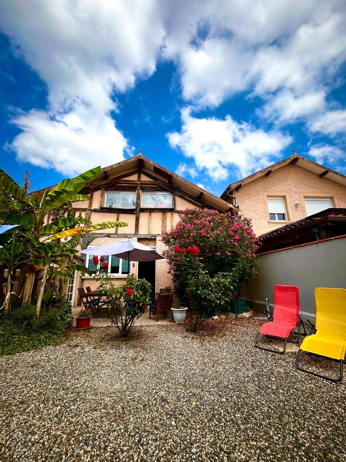 Villecomtal-Sur-Arros Meuble 3 Etoiles Dans Un Petit Village Du Gers מראה חיצוני תמונה